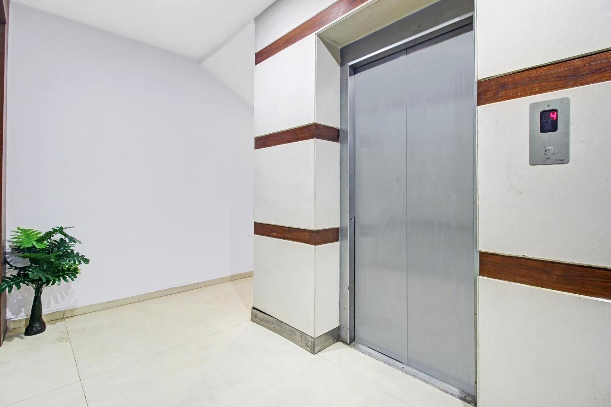Townhouse Oak The Margi Hotel Near Yosufguda Metro Station Hyderabad Eksteriør bilde