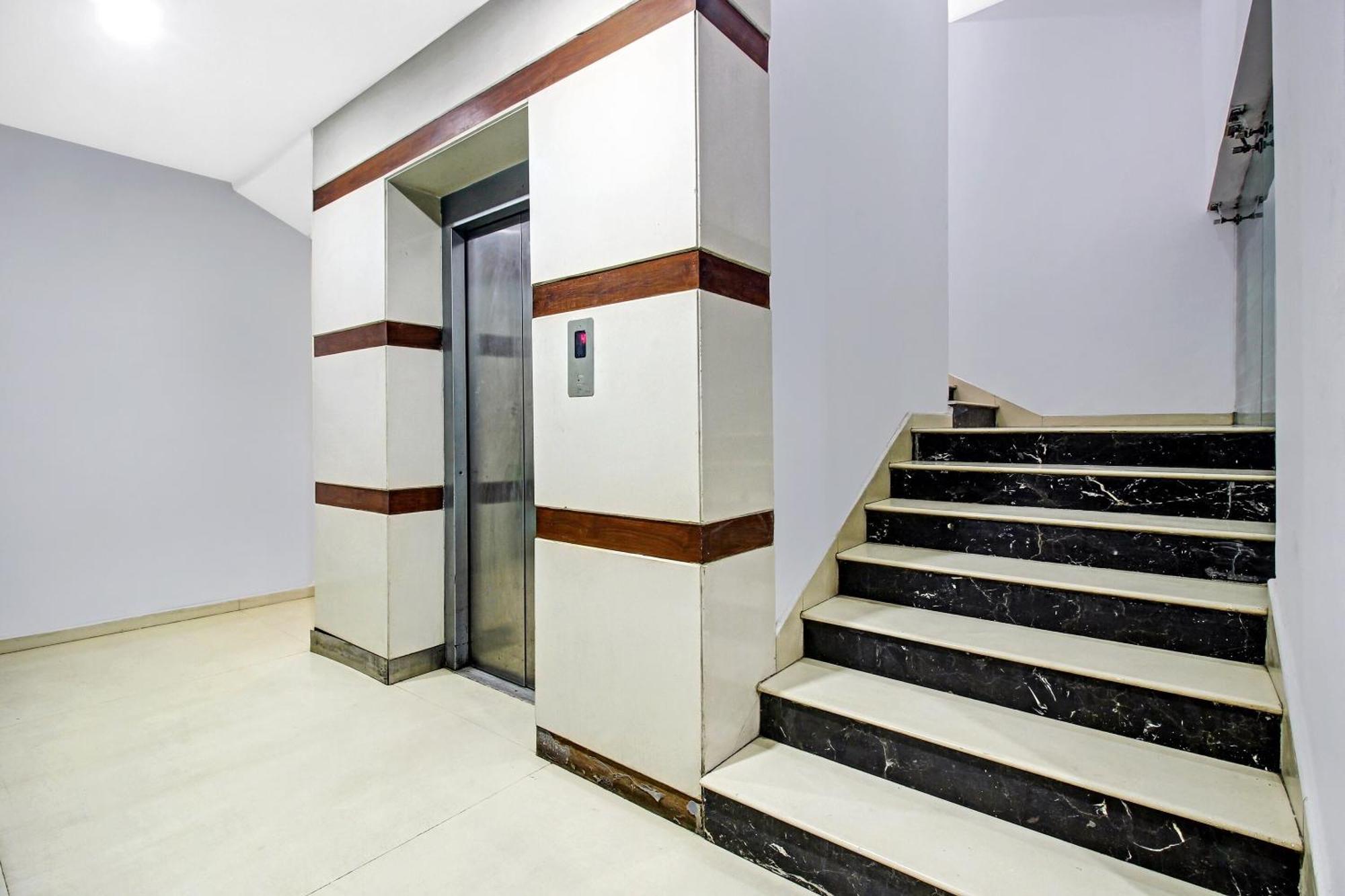 Townhouse Oak The Margi Hotel Near Yosufguda Metro Station Hyderabad Eksteriør bilde